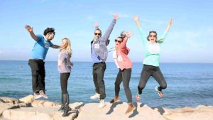 Glad teambuilding gruppe hopper